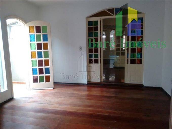 Sobrado à venda com 4 quartos, 271m² - Foto 1