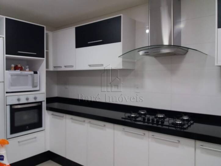 Sobrado à venda com 3 quartos, 150m² - Foto 1