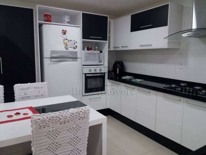 Sobrado à venda com 3 quartos, 150m² - Foto 4