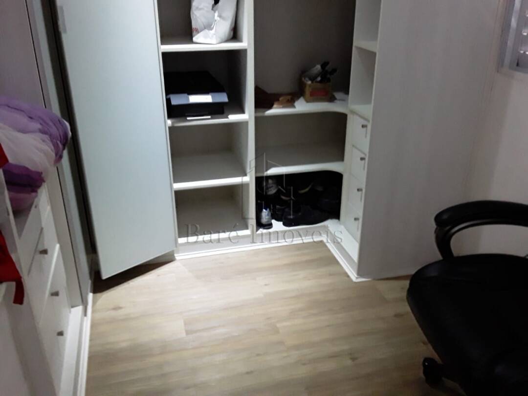 Apartamento à venda com 2 quartos, 67m² - Foto 3