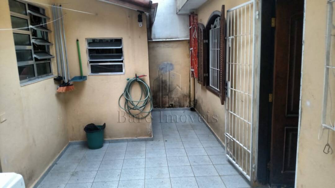 Casa à venda com 3 quartos, 120m² - Foto 1