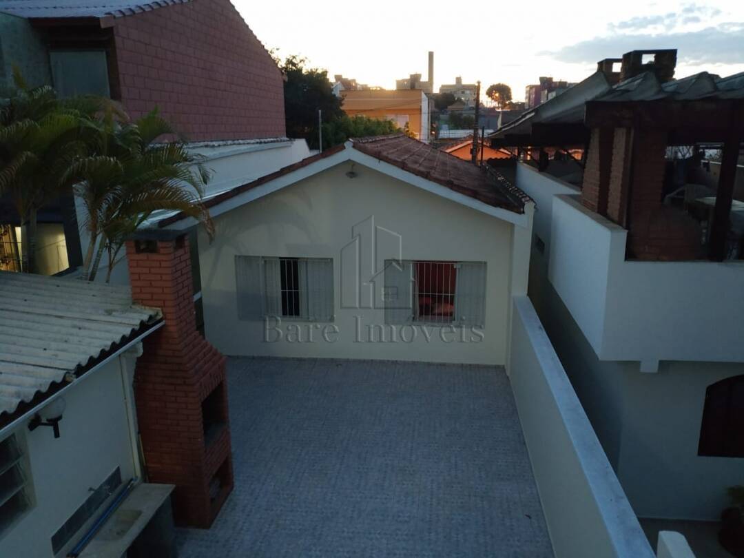 Casa à venda com 4 quartos, 175m² - Foto 1