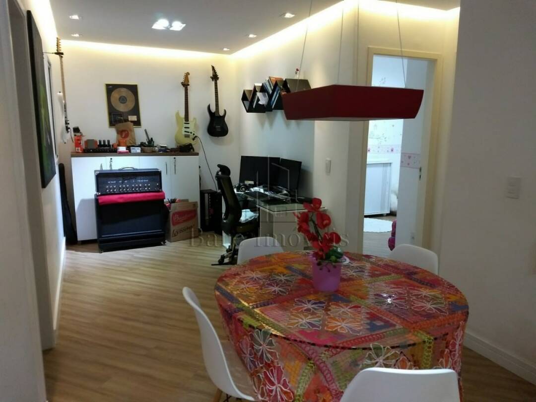 Apartamento à venda com 2 quartos, 83m² - Foto 1