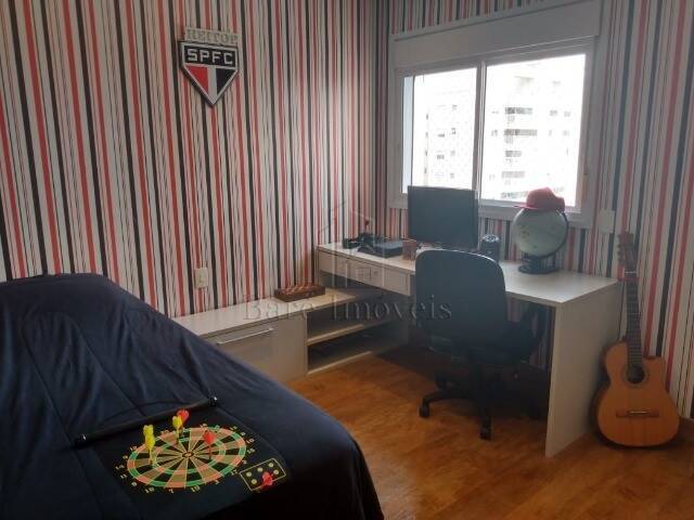 Apartamento à venda com 3 quartos, 244m² - Foto 6