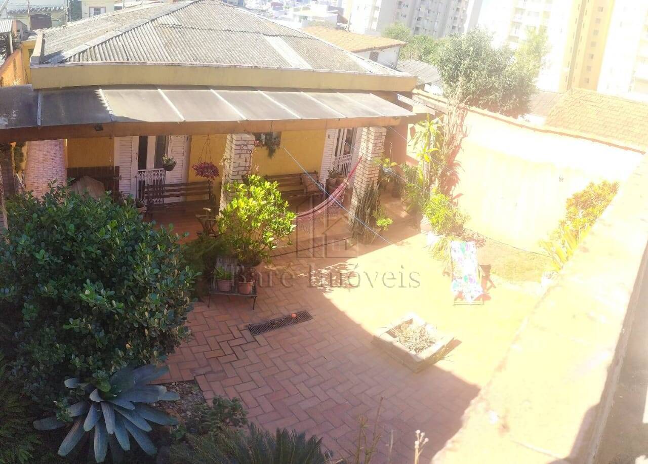 Casa à venda com 3 quartos, 300m² - Foto 2