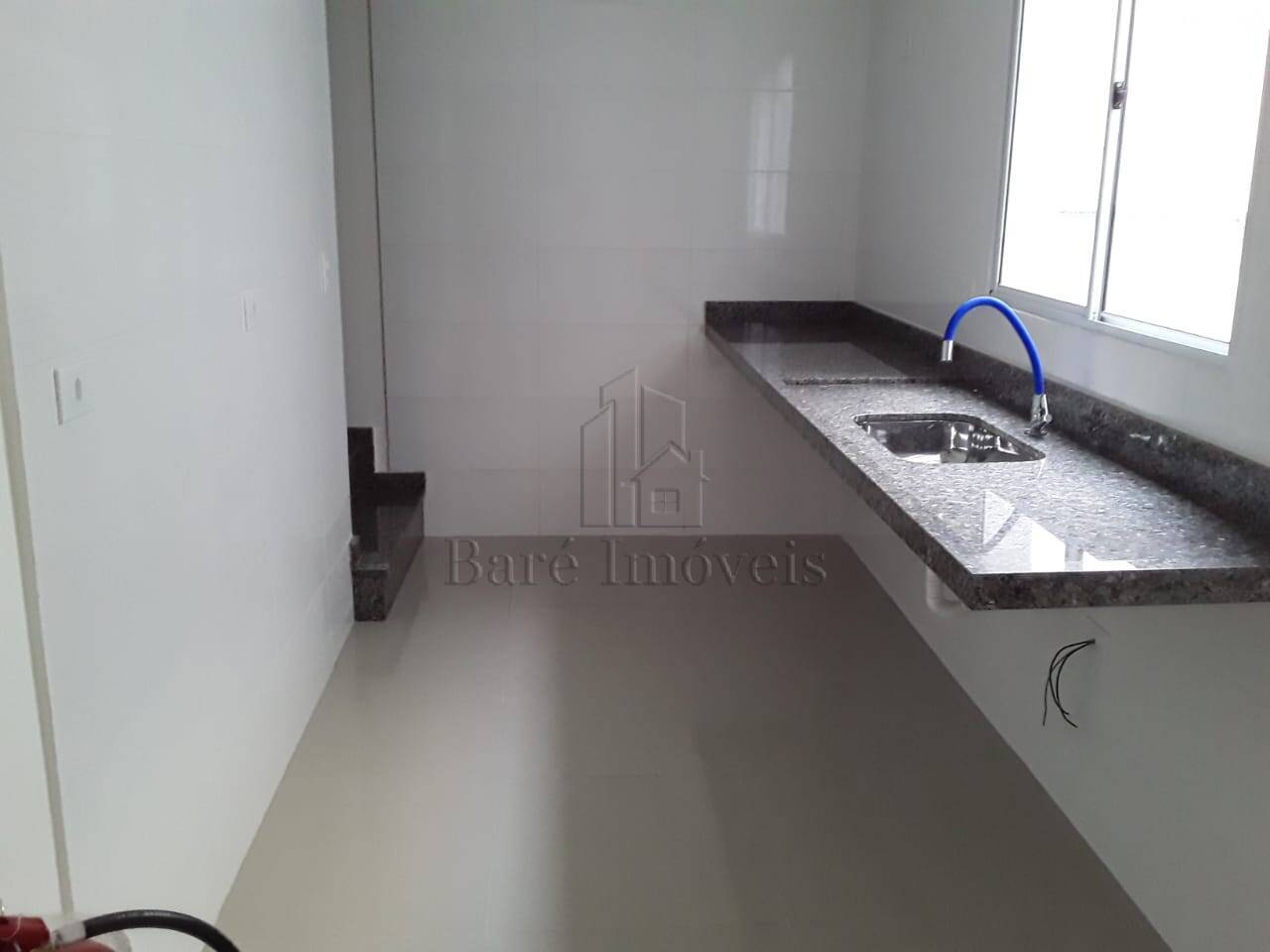 Apartamento à venda com 2 quartos, 100m² - Foto 2