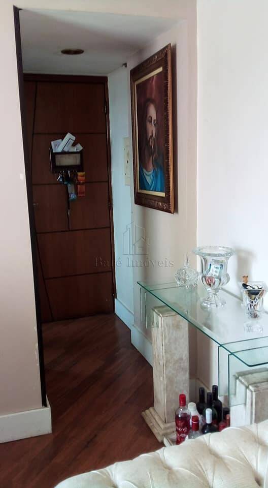 Apartamento à venda com 3 quartos, 70m² - Foto 1