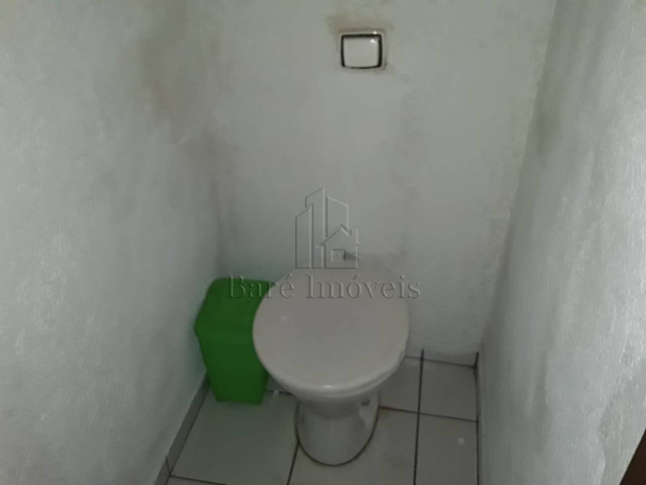 Casa à venda com 2 quartos, 110m² - Foto 2