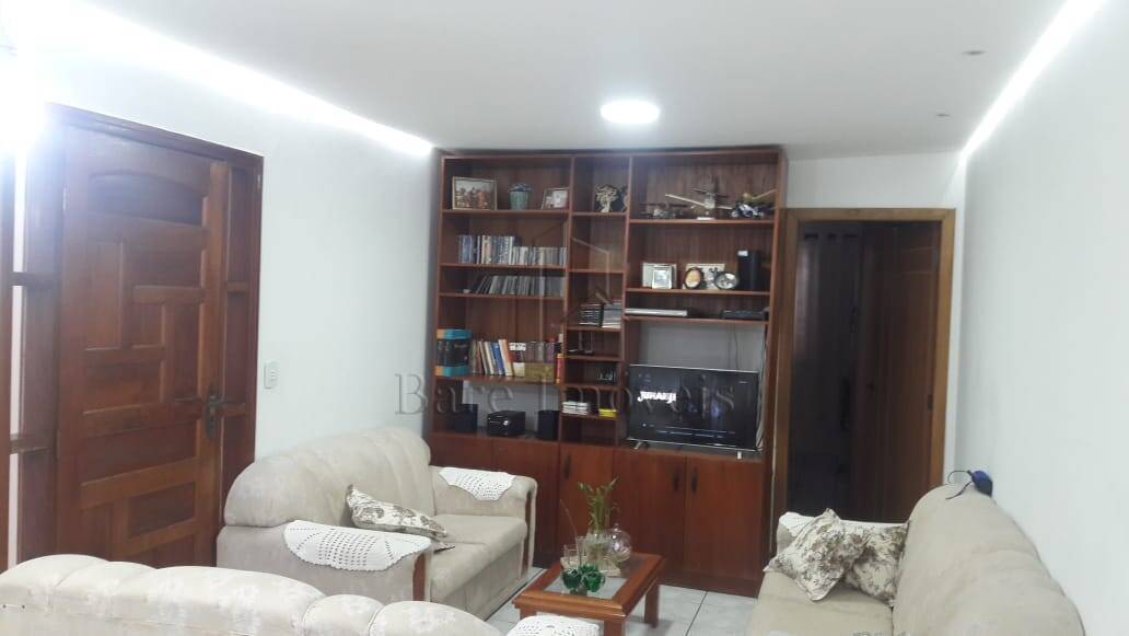 Casa à venda com 2 quartos, 90m² - Foto 1