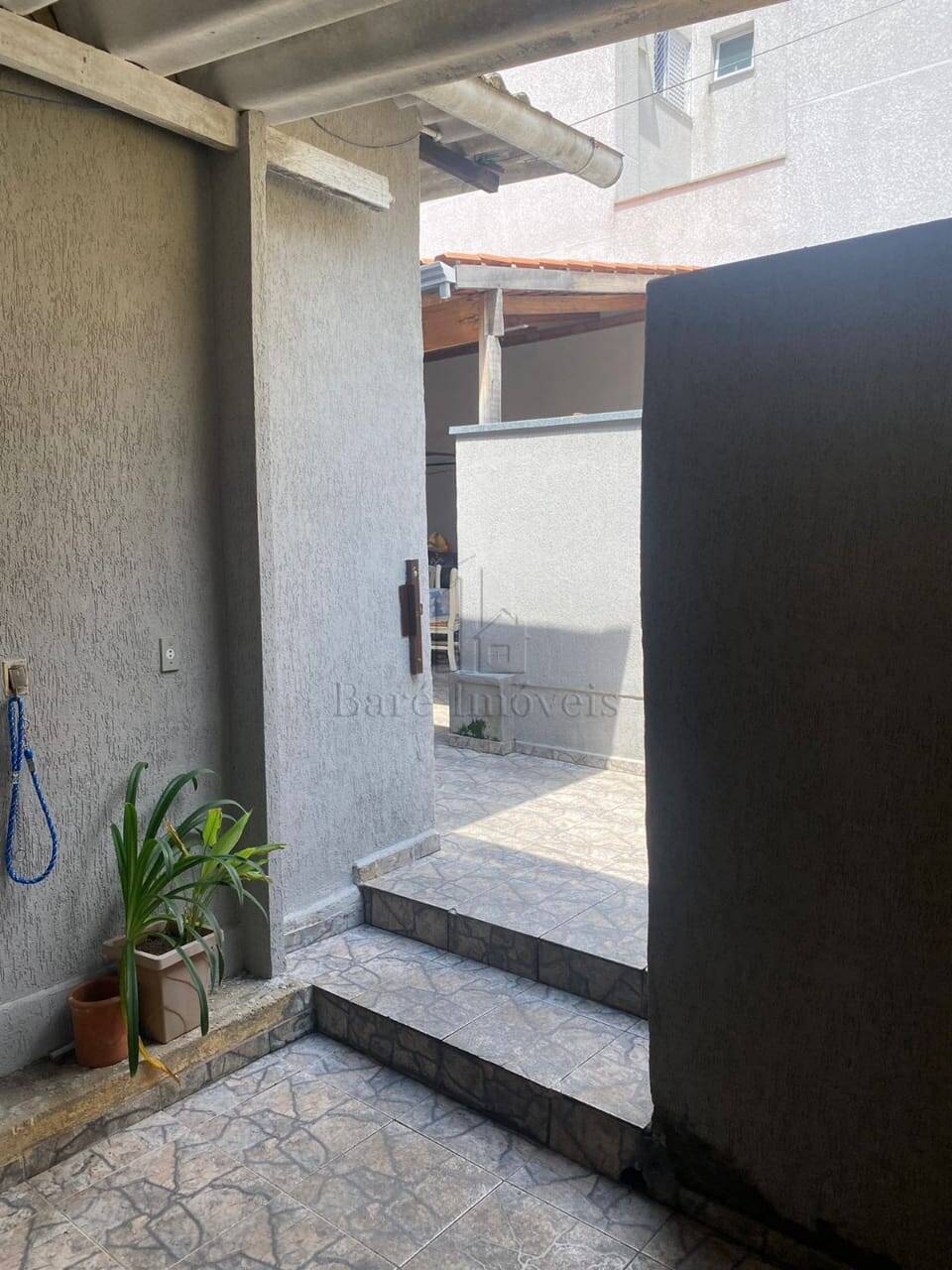 Casa à venda com 2 quartos, 244m² - Foto 3