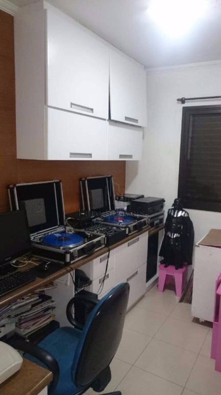 Apartamento à venda com 3 quartos, 63m² - Foto 4