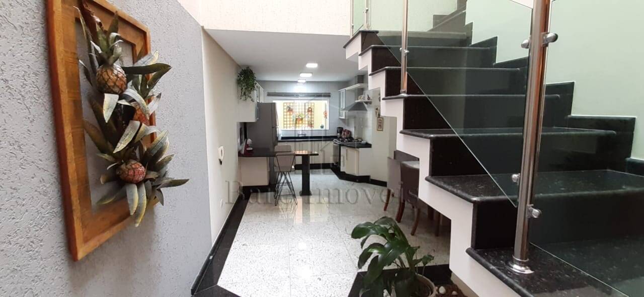 Sobrado à venda com 3 quartos, 126m² - Foto 1