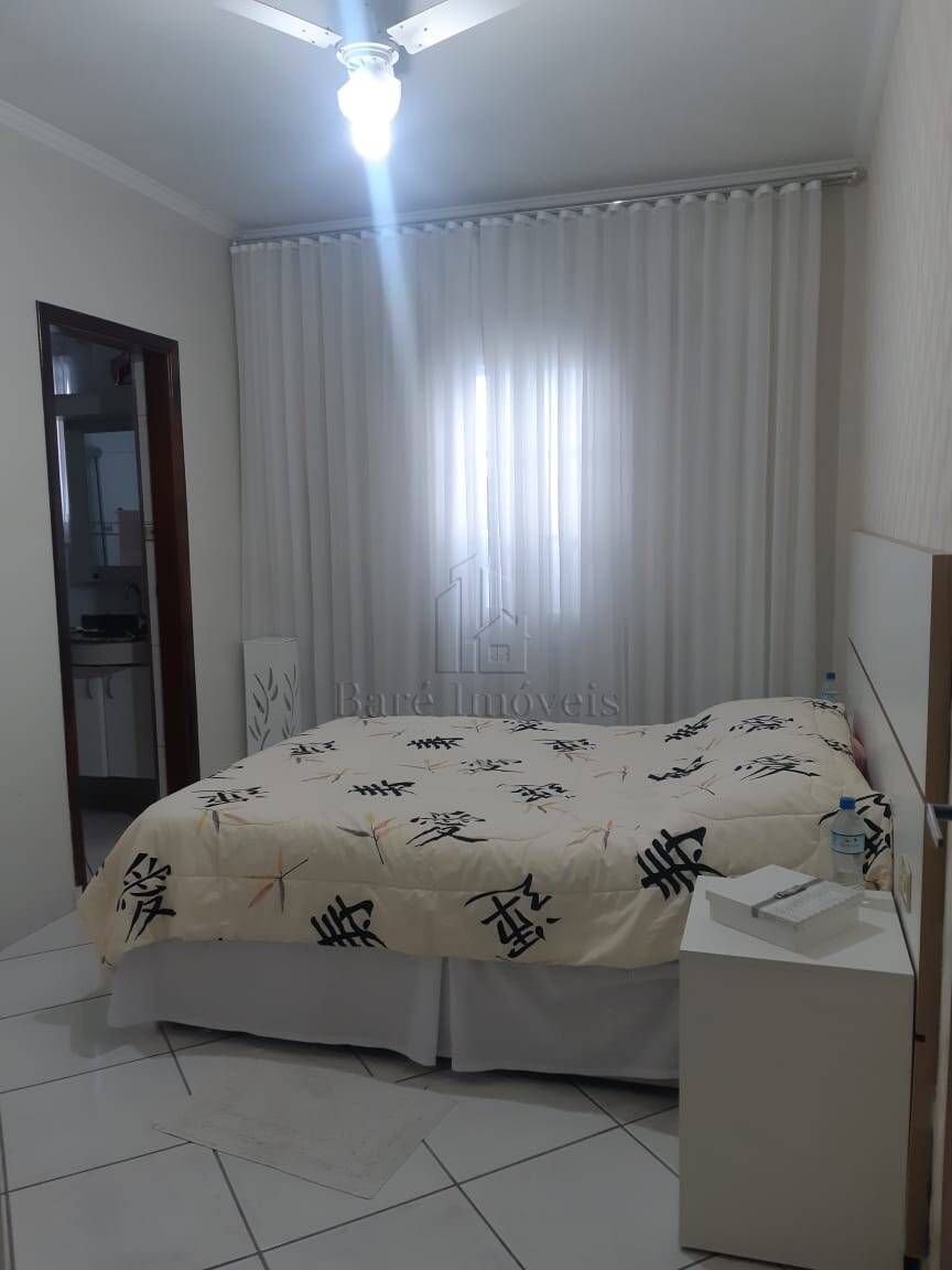 Casa à venda com 3 quartos, 140m² - Foto 2