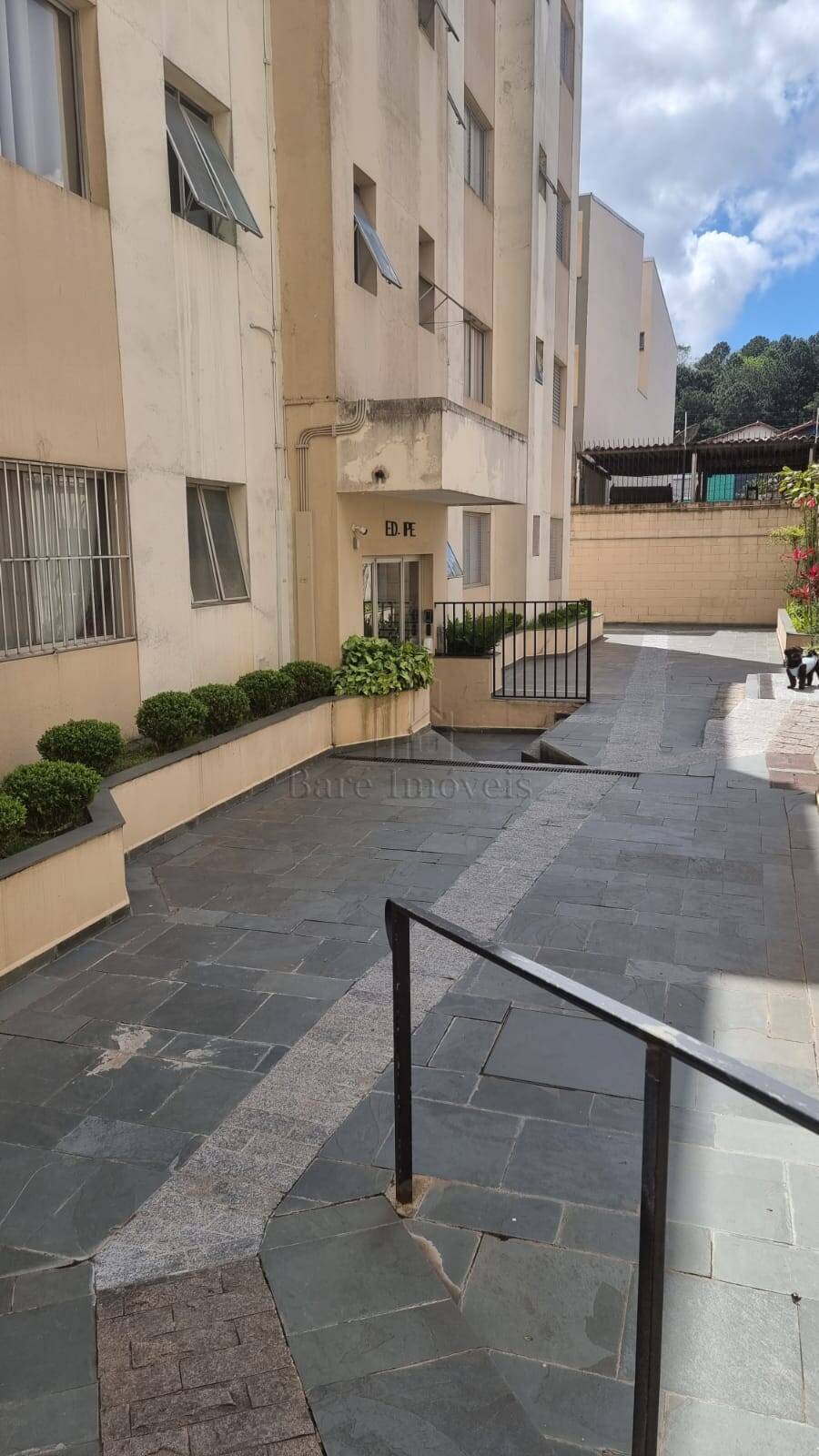 Apartamento à venda com 2 quartos, 71m² - Foto 2