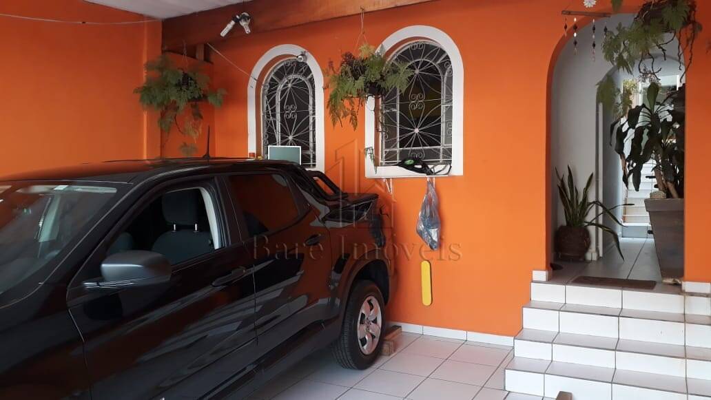 Sobrado à venda com 3 quartos, 125m² - Foto 1