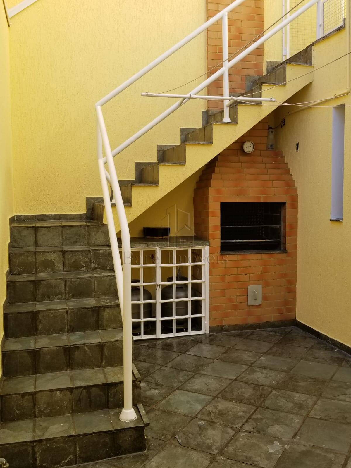 Sobrado à venda com 3 quartos, 202m² - Foto 1