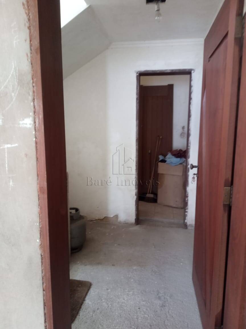 Sobrado à venda com 3 quartos, 228m² - Foto 4