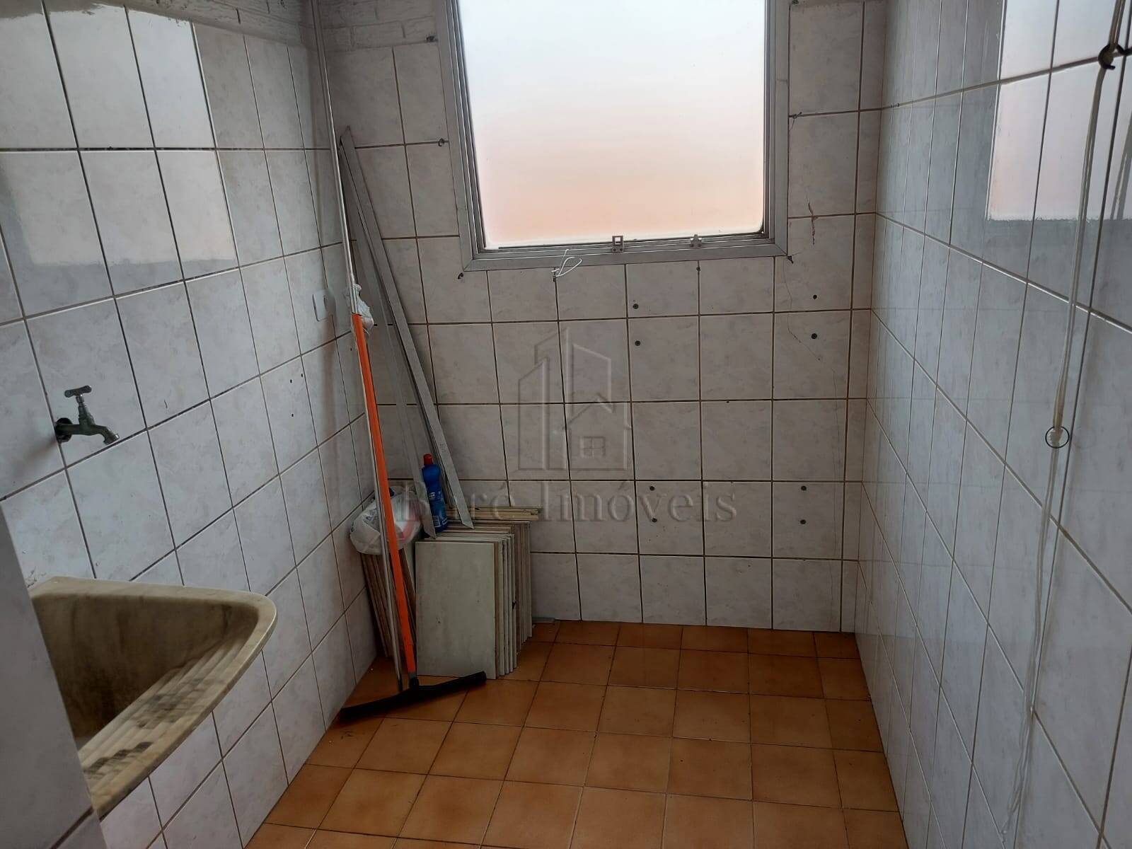 Apartamento à venda com 3 quartos, 70m² - Foto 2