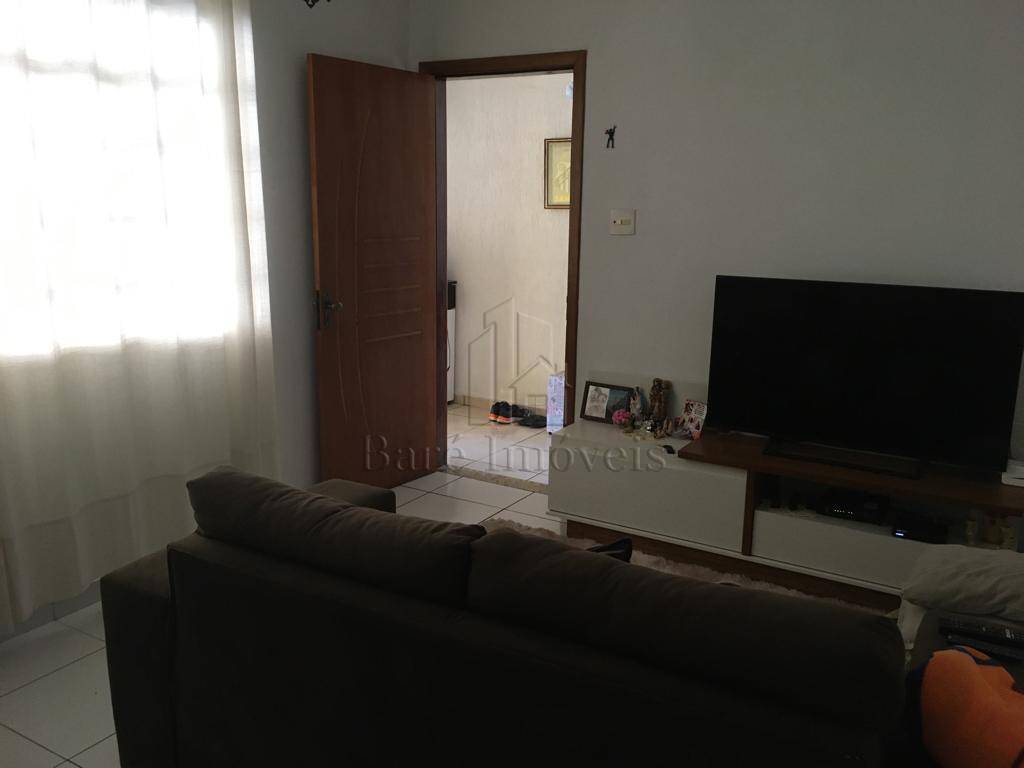 Casa à venda com 3 quartos, 138m² - Foto 2