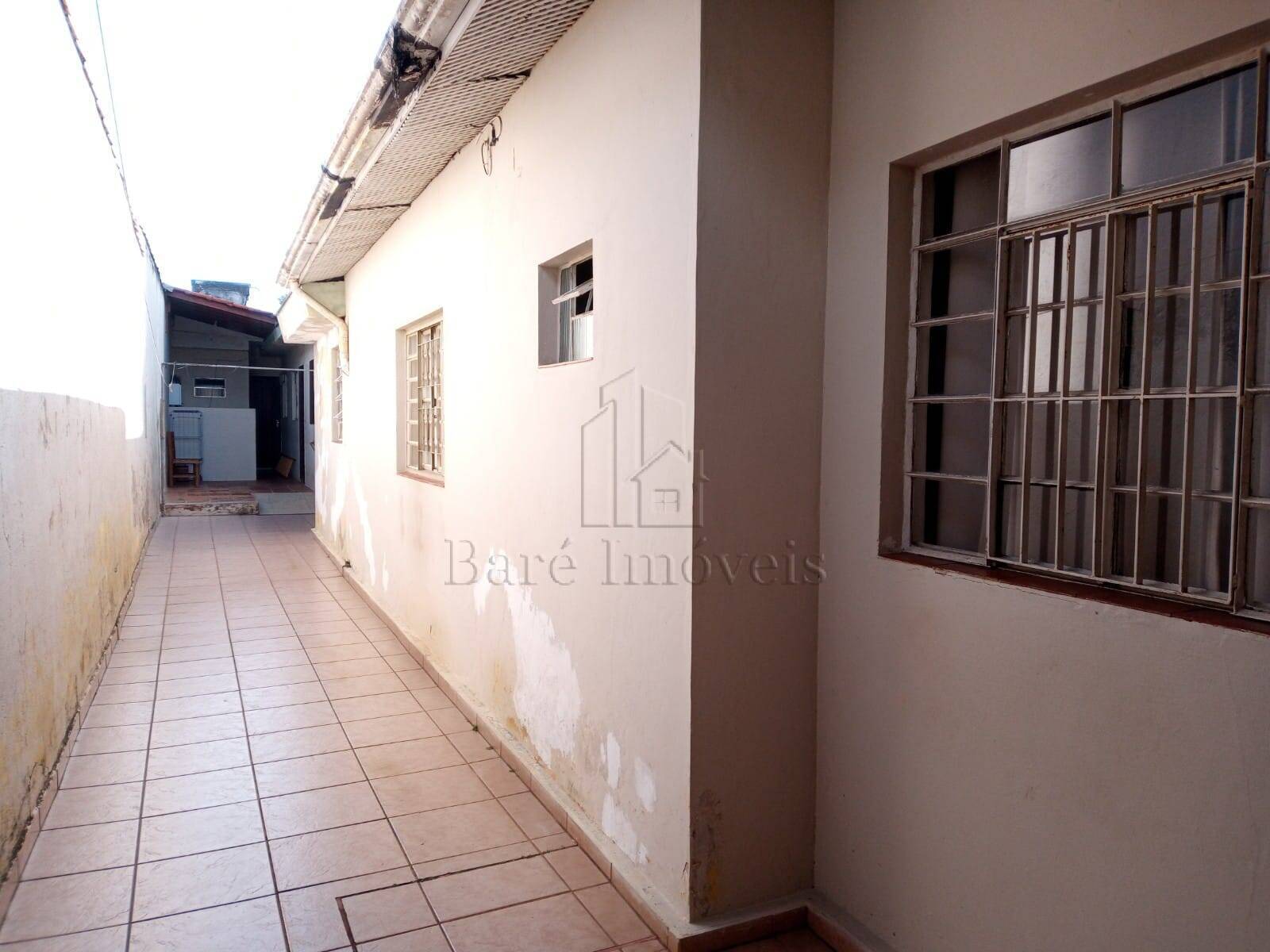 Casa à venda com 3 quartos, 187m² - Foto 1