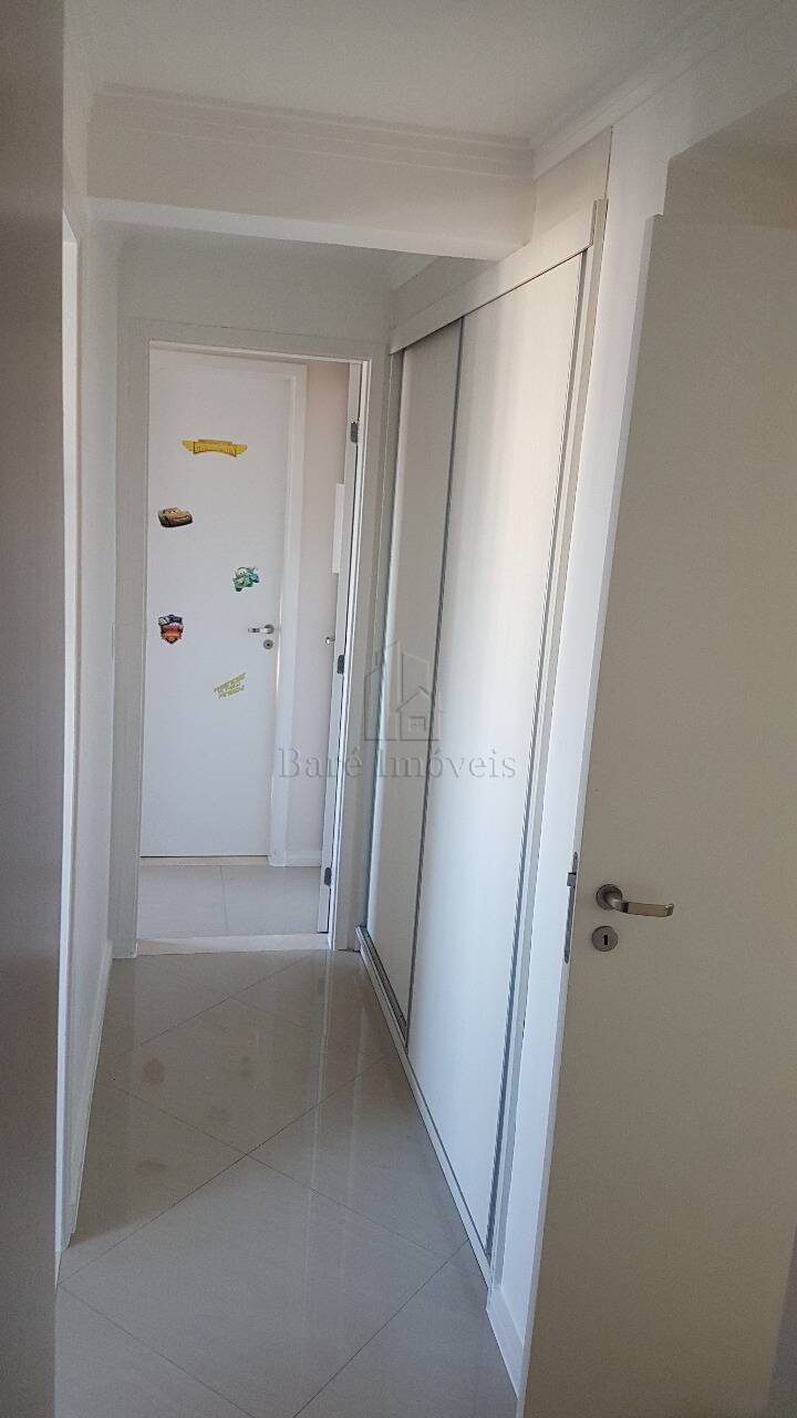 Apartamento à venda com 3 quartos, 130m² - Foto 2