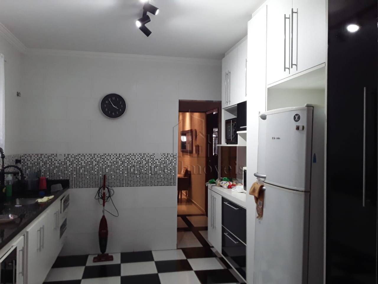 Casa à venda com 3 quartos, 192m² - Foto 10