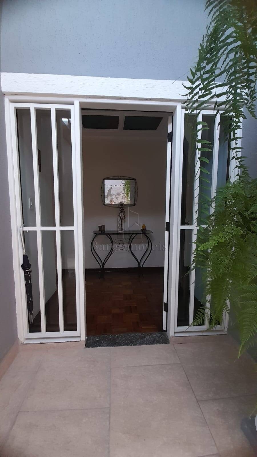 Sobrado à venda com 3 quartos, 244m² - Foto 2