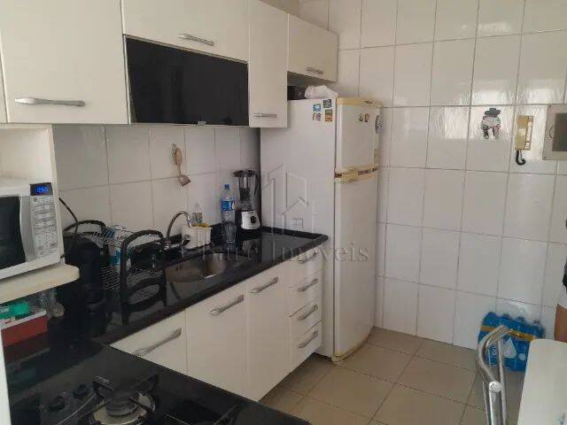 Apartamento à venda com 2 quartos, 70m² - Foto 4