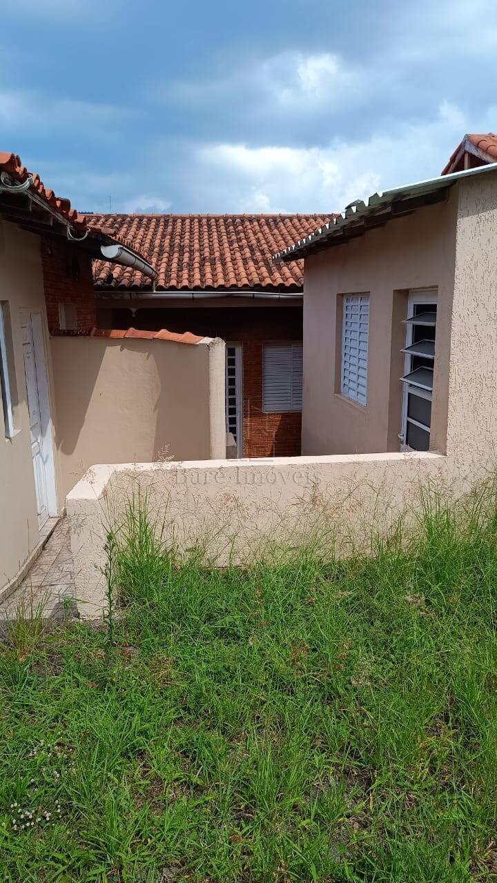 Casa à venda com 8 quartos, 209m² - Foto 2