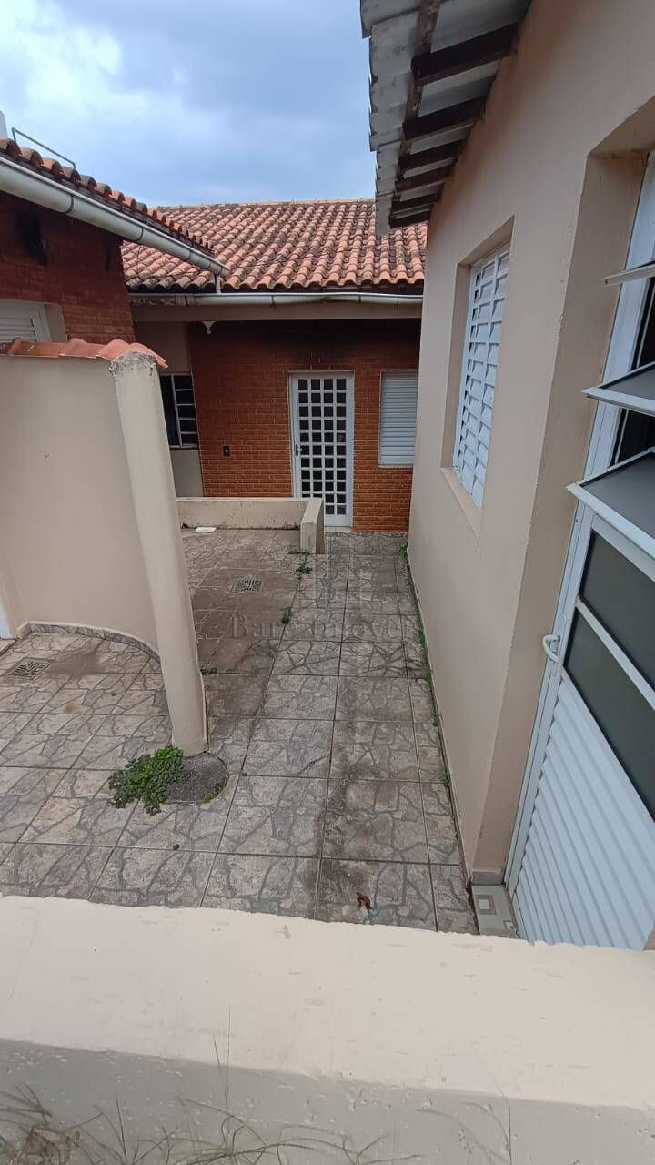 Casa à venda com 8 quartos, 209m² - Foto 5