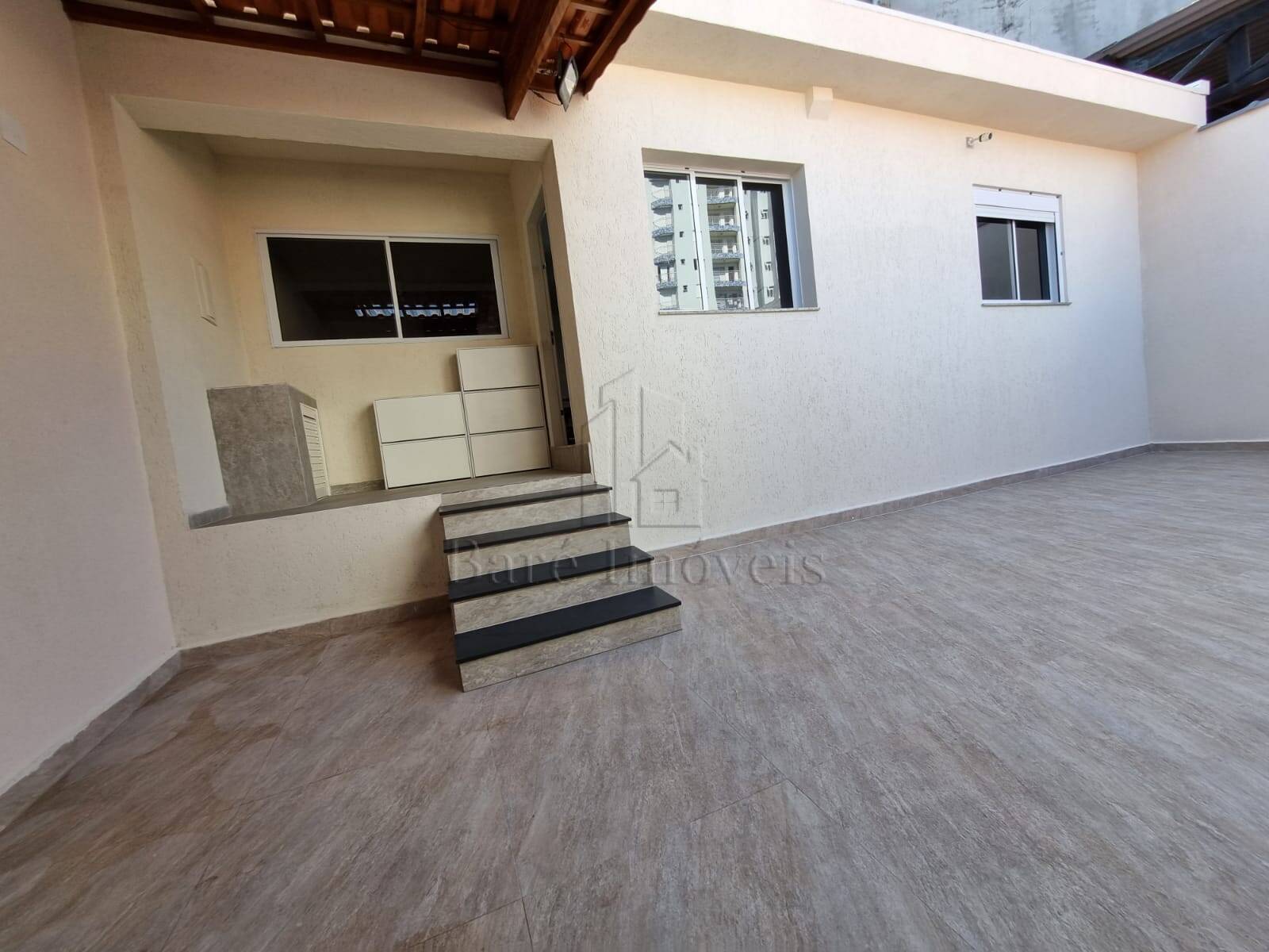 Sobrado à venda com 4 quartos, 270m² - Foto 2