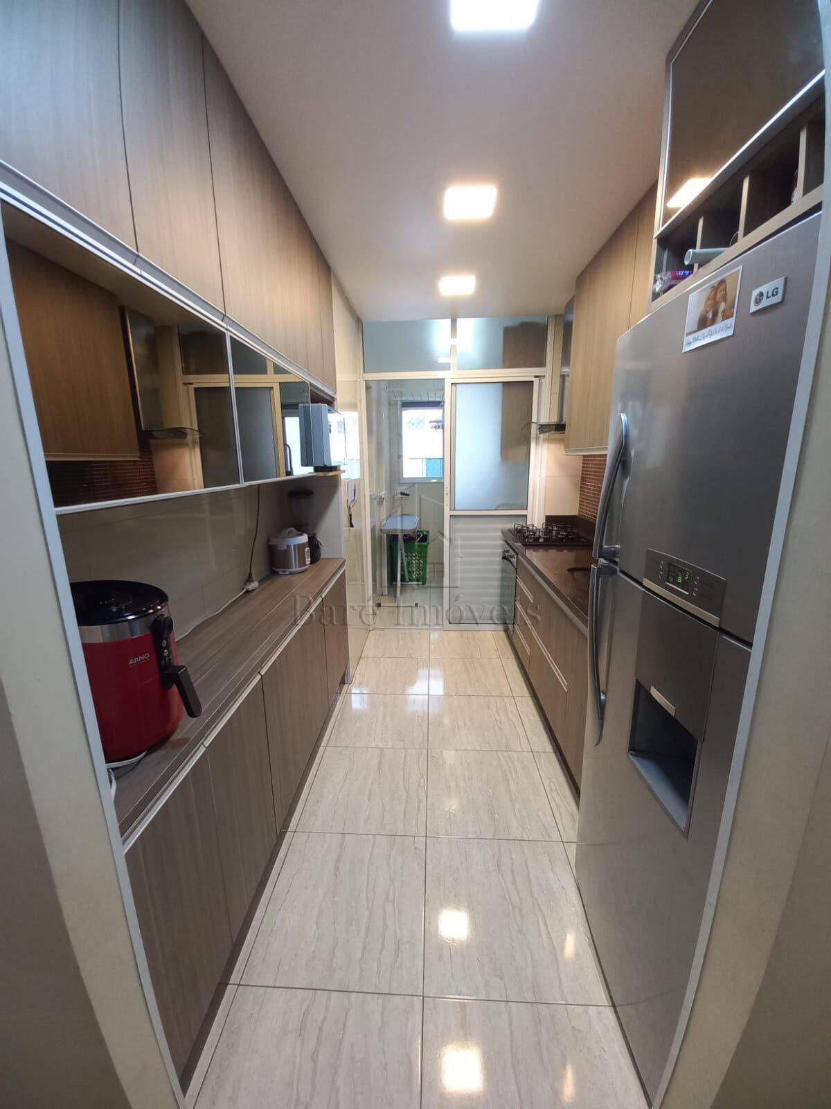 Apartamento à venda com 3 quartos, 81m² - Foto 2