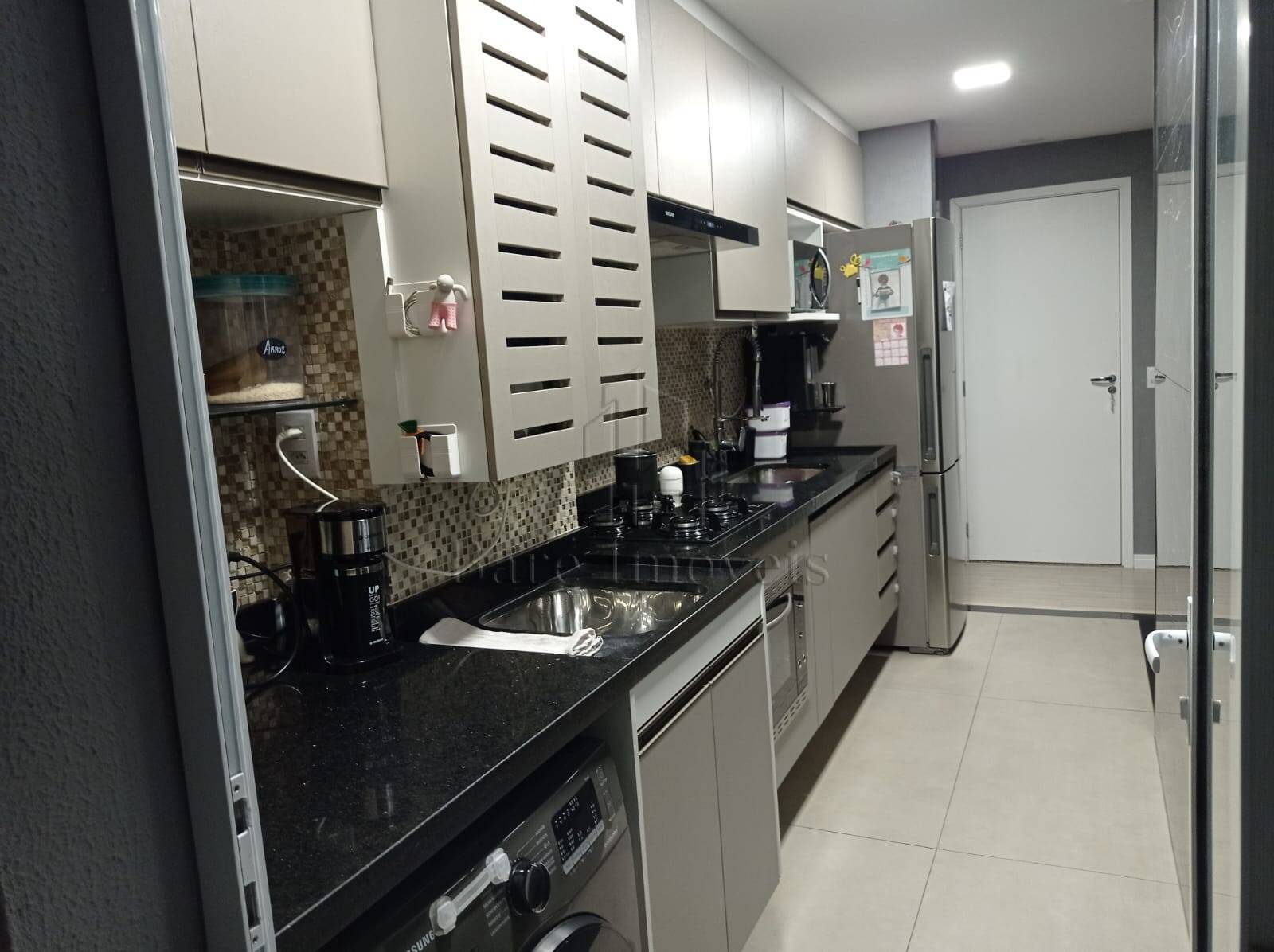 Apartamento à venda com 2 quartos, 65m² - Foto 3