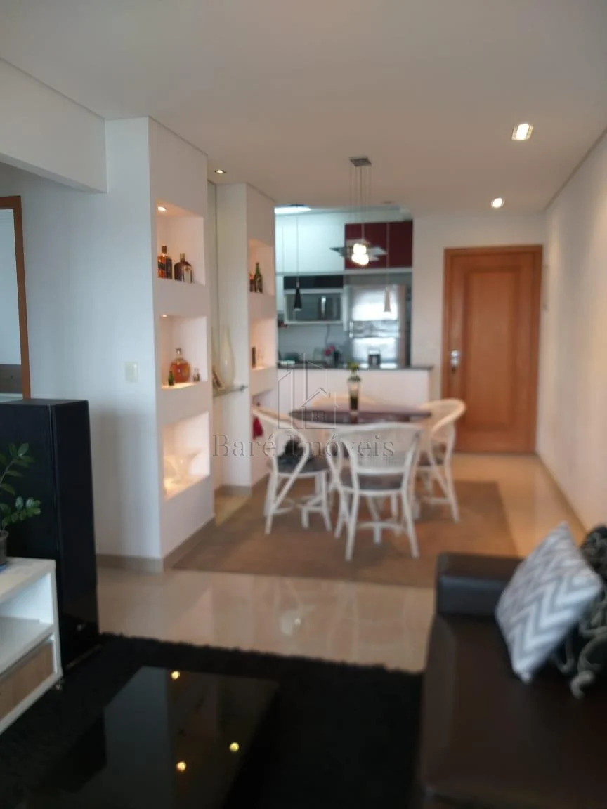 Apartamento à venda com 2 quartos, 70m² - Foto 1