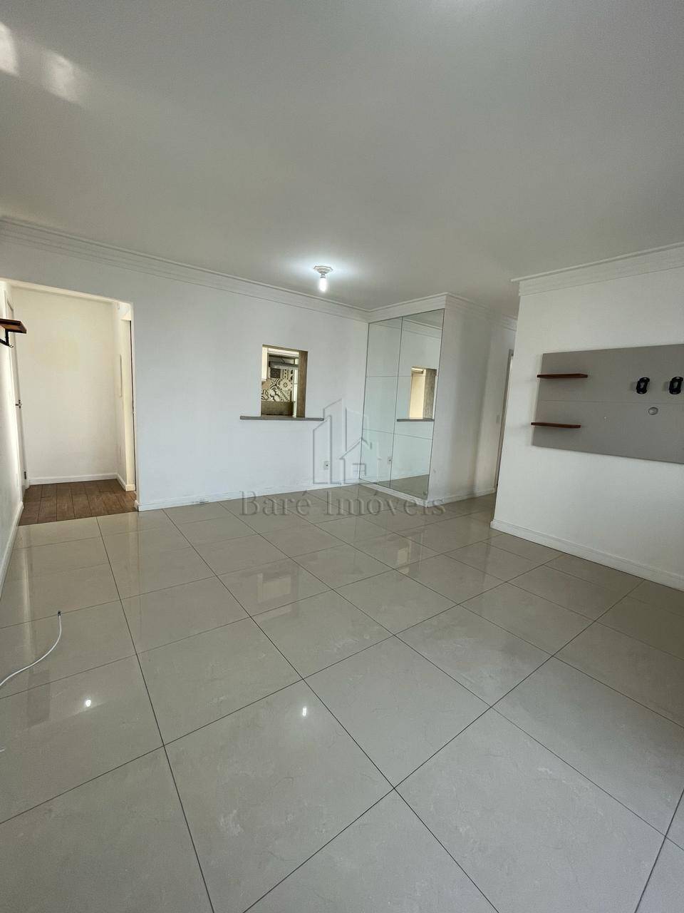 Apartamento à venda com 2 quartos, 84m² - Foto 1