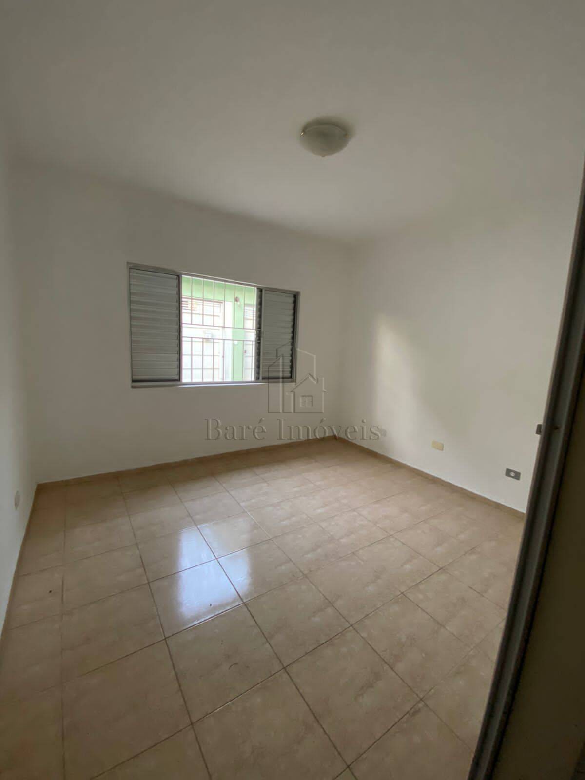 Casa para alugar com 5 quartos, 140m² - Foto 2