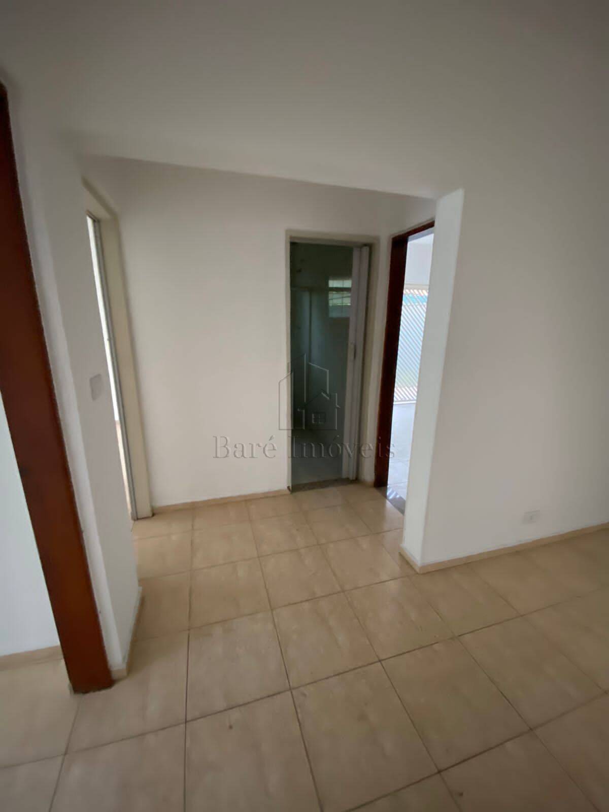 Casa para alugar com 5 quartos, 140m² - Foto 12