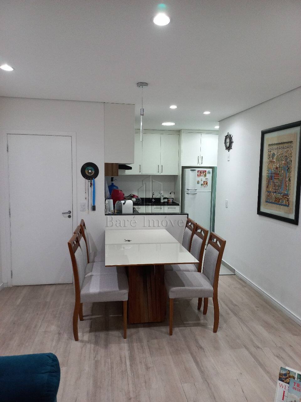 Apartamento à venda com 3 quartos, 70m² - Foto 2