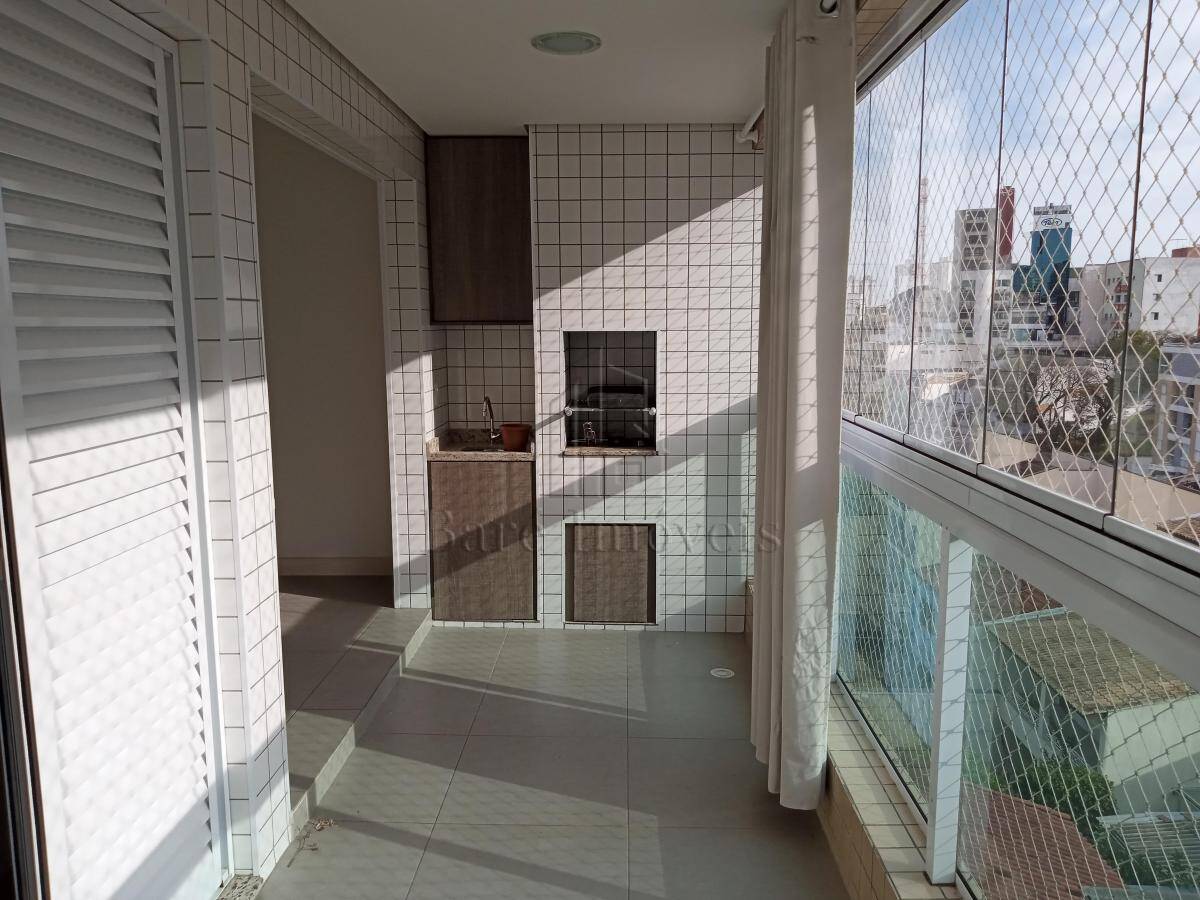 Apartamento à venda com 2 quartos, 70m² - Foto 1