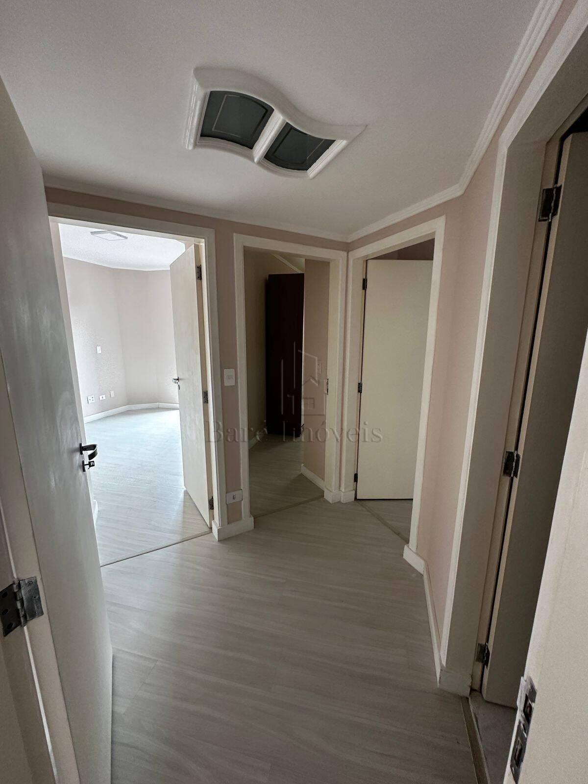 Apartamento à venda com 3 quartos, 188m² - Foto 3