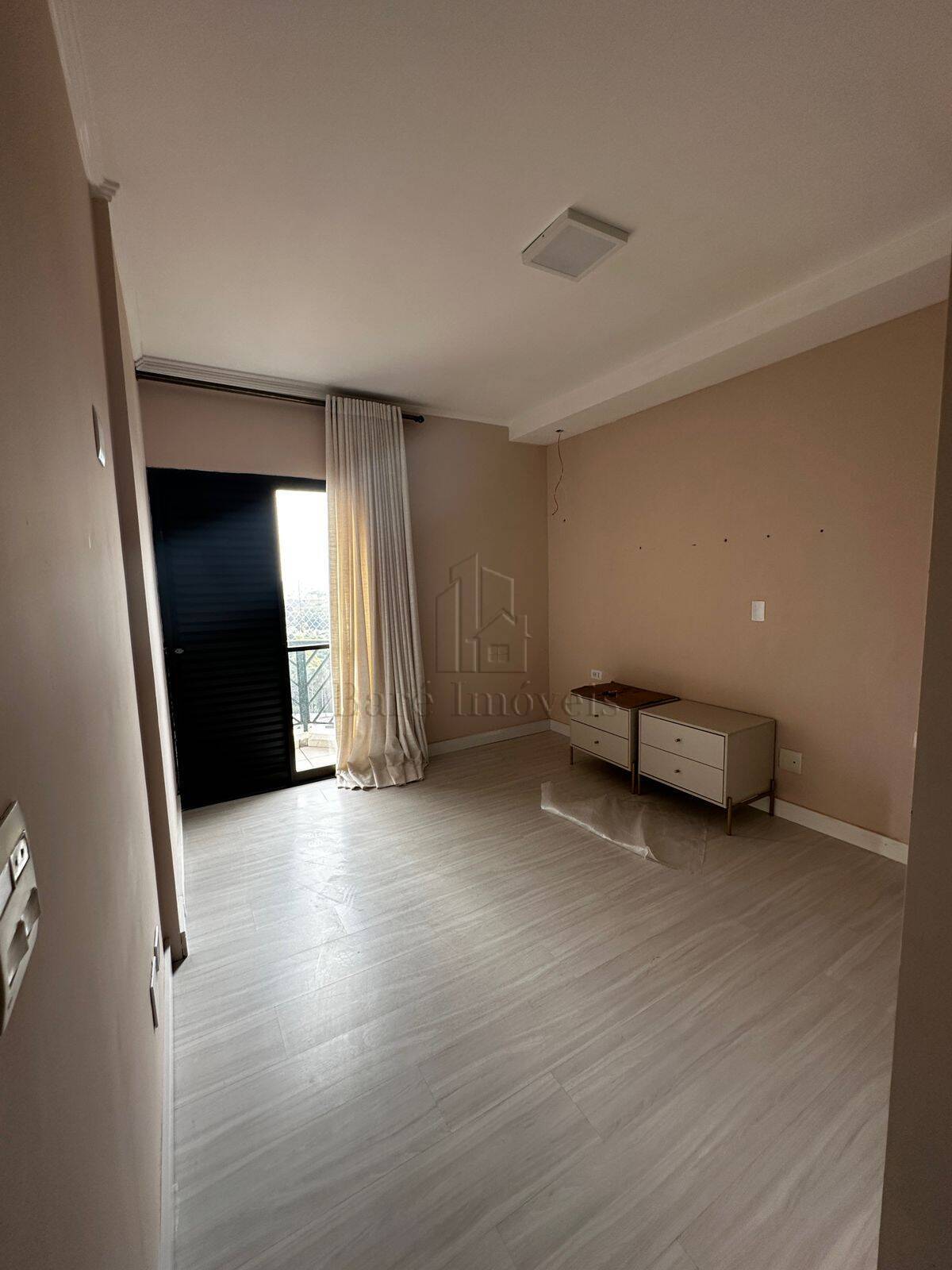 Apartamento à venda com 3 quartos, 188m² - Foto 9