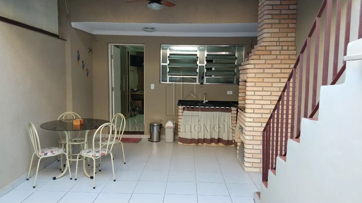 Sobrado à venda com 3 quartos, 160m² - Foto 1