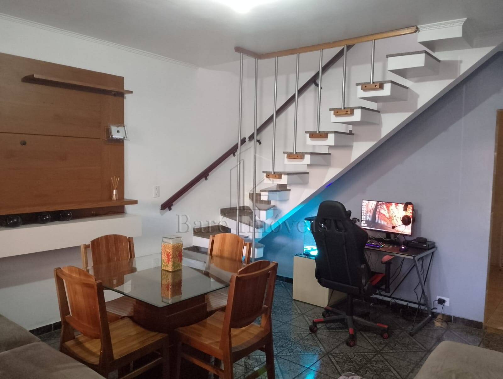 Sobrado à venda com 2 quartos, 94m² - Foto 1