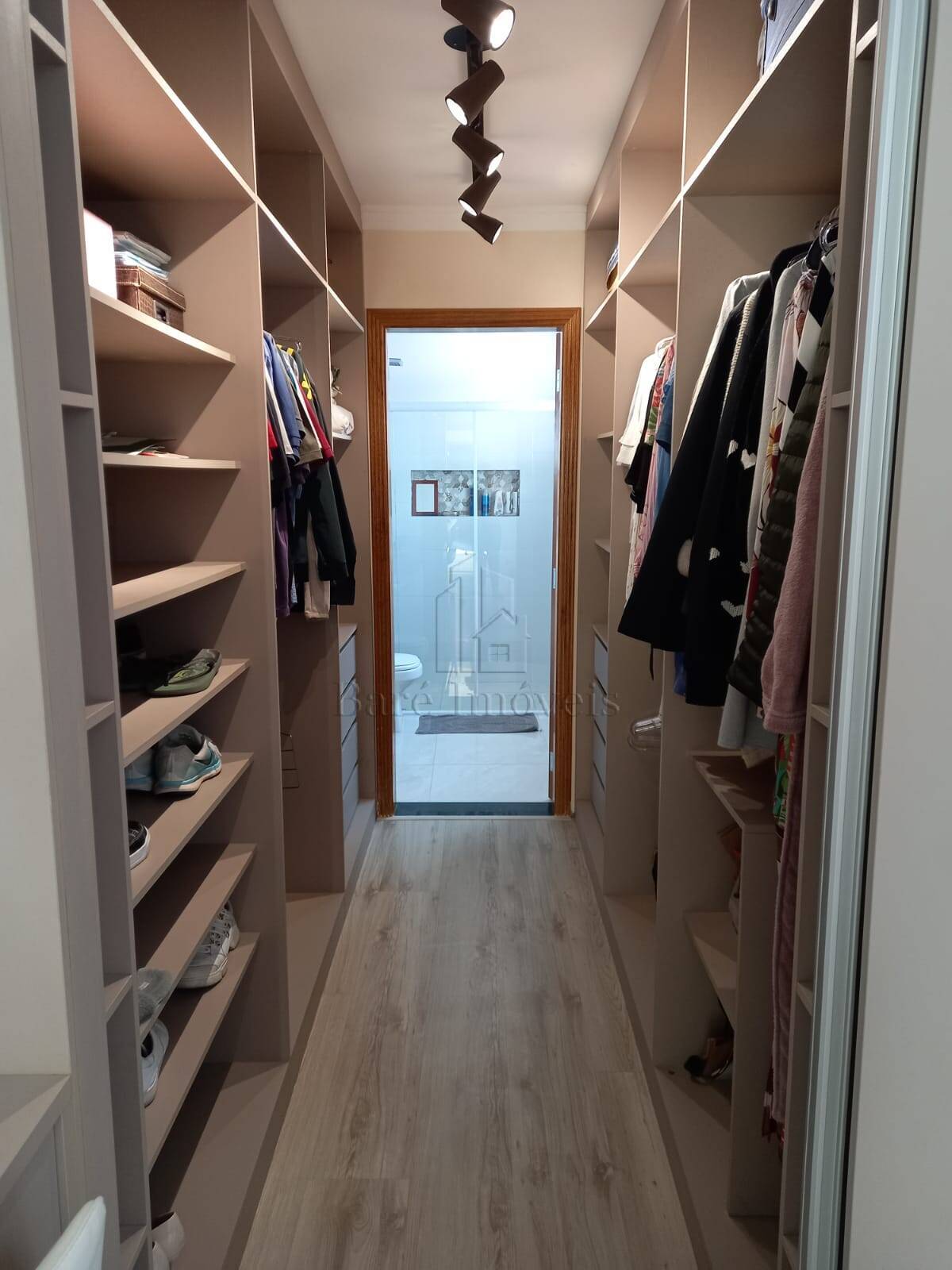 Sobrado à venda com 3 quartos, 240m² - Foto 34