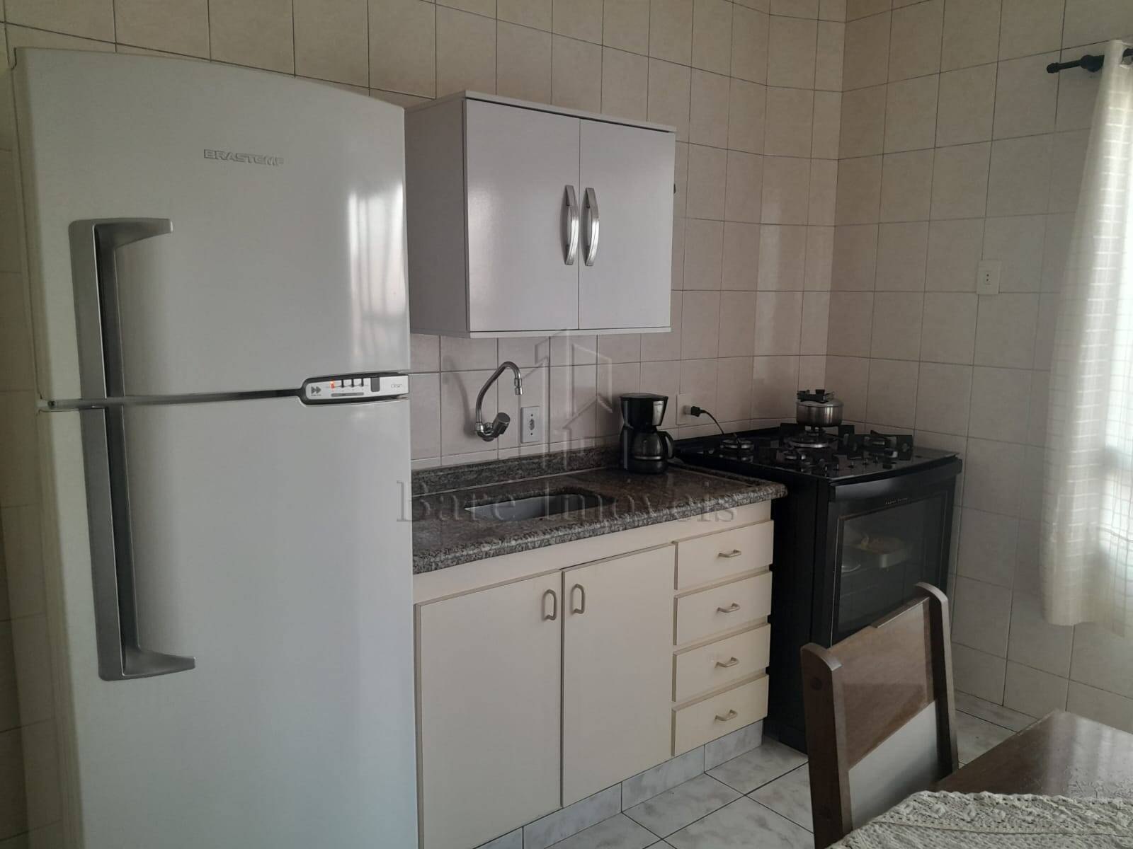 Apartamento à venda com 2 quartos, 70m² - Foto 2