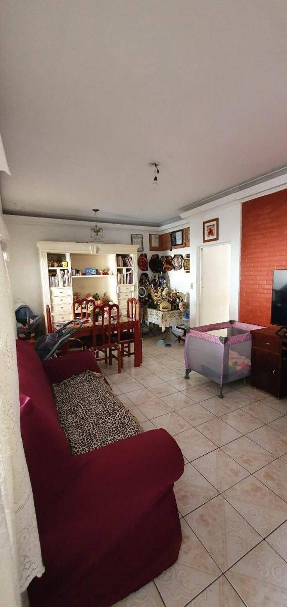 Casa à venda com 3 quartos, 160m² - Foto 1