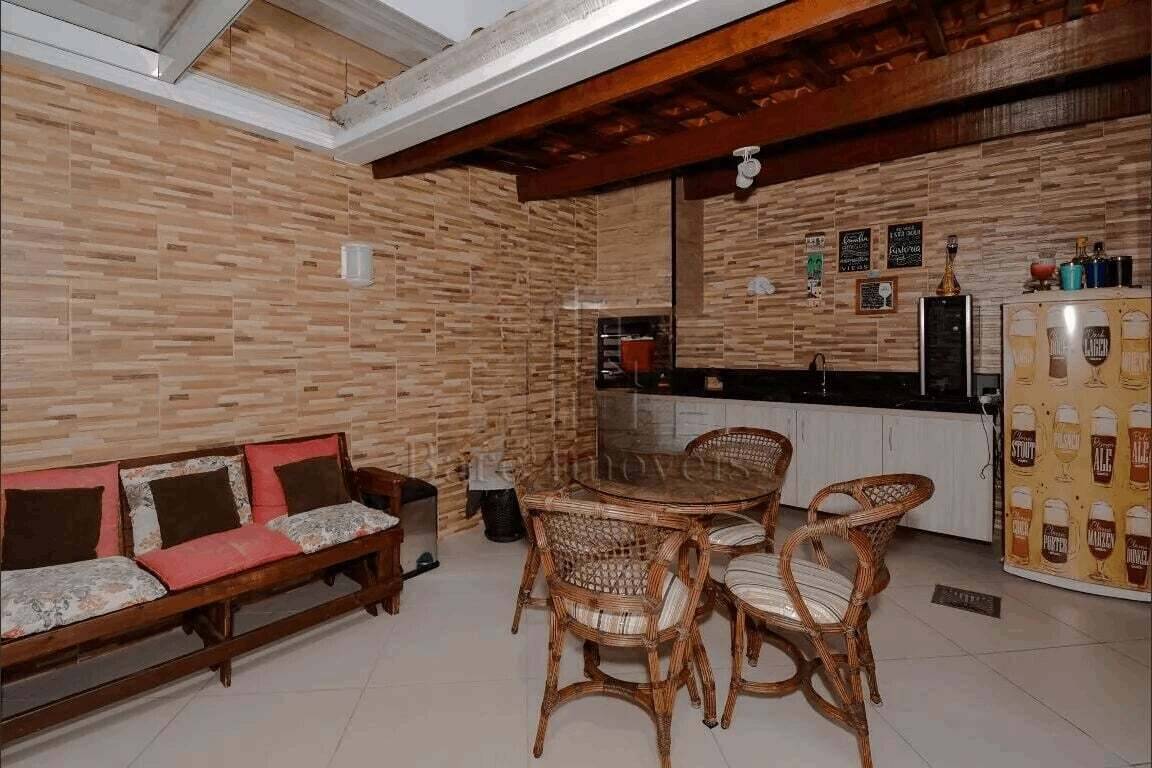 Casa de Condomínio à venda com 3 quartos, 143m² - Foto 1