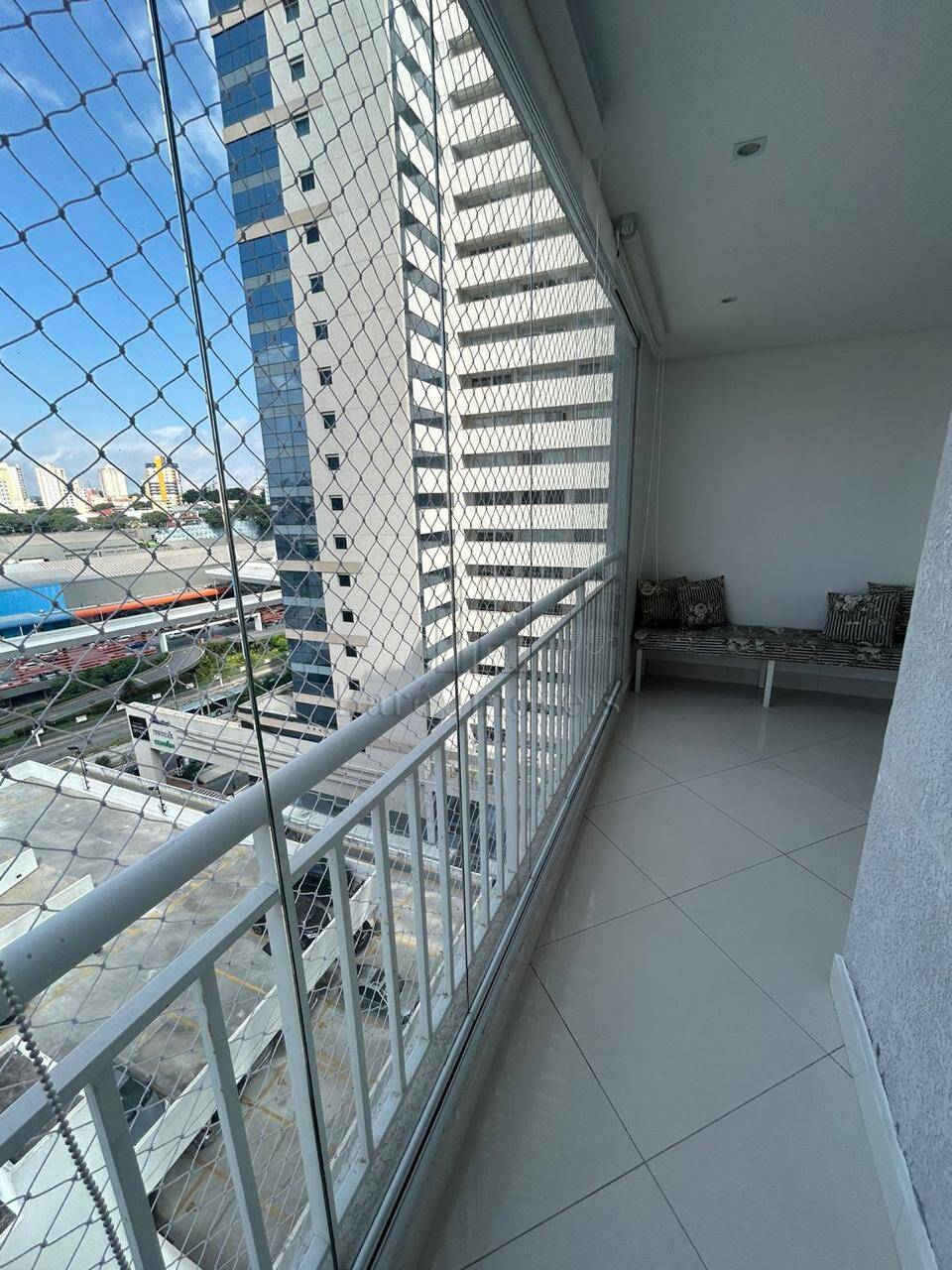 Apartamento à venda com 2 quartos, 80m² - Foto 2