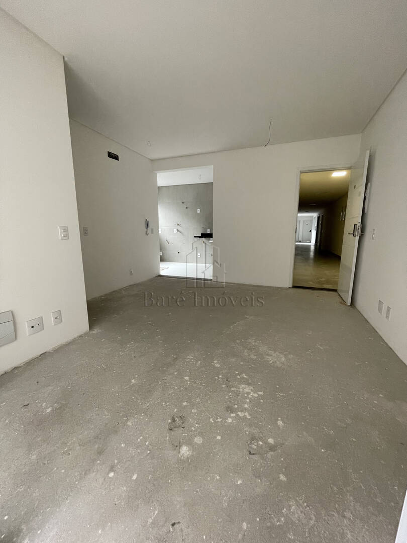 Apartamento à venda com 2 quartos, 70m² - Foto 9