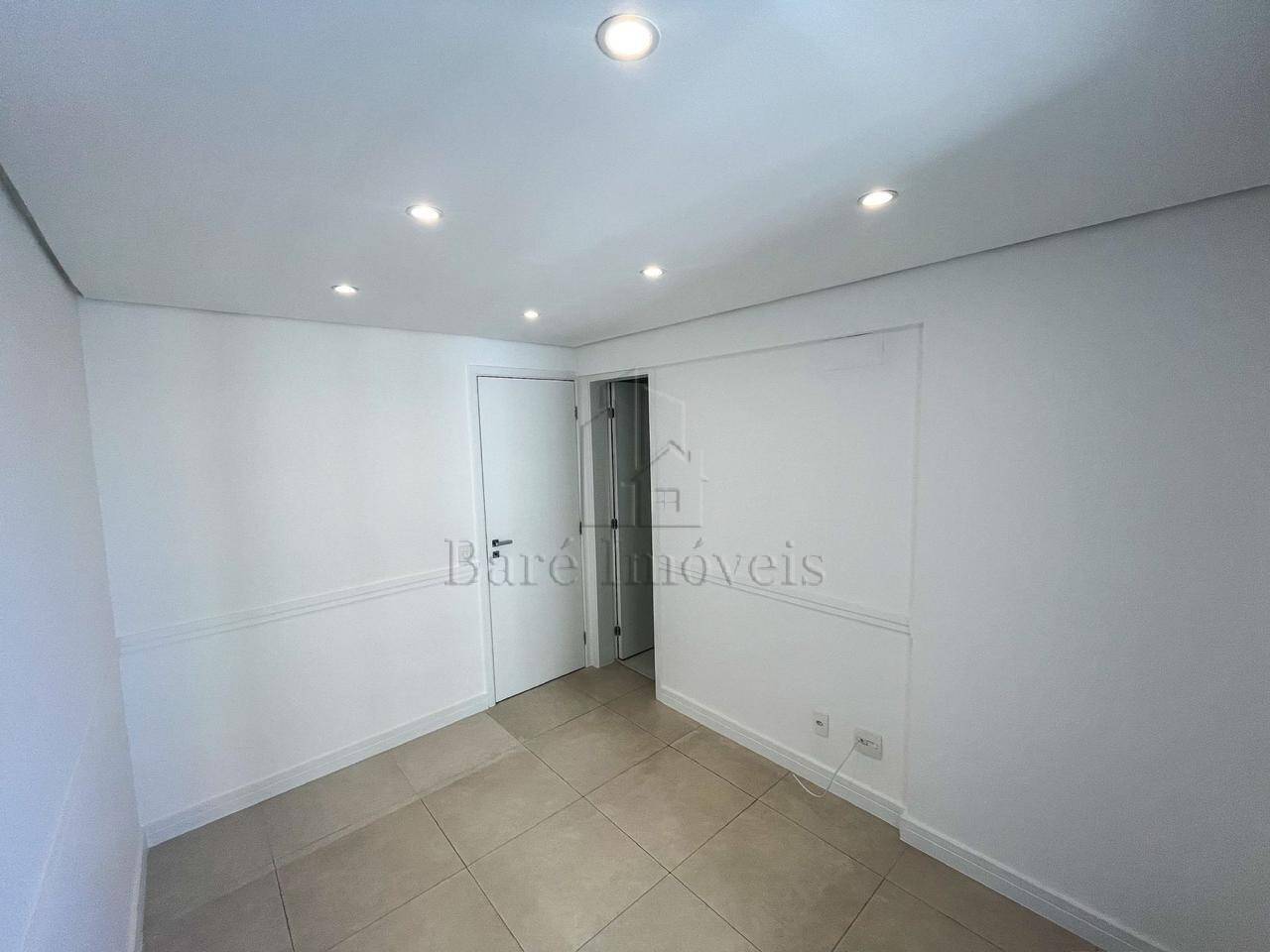 Apartamento à venda com 3 quartos, 128m² - Foto 10